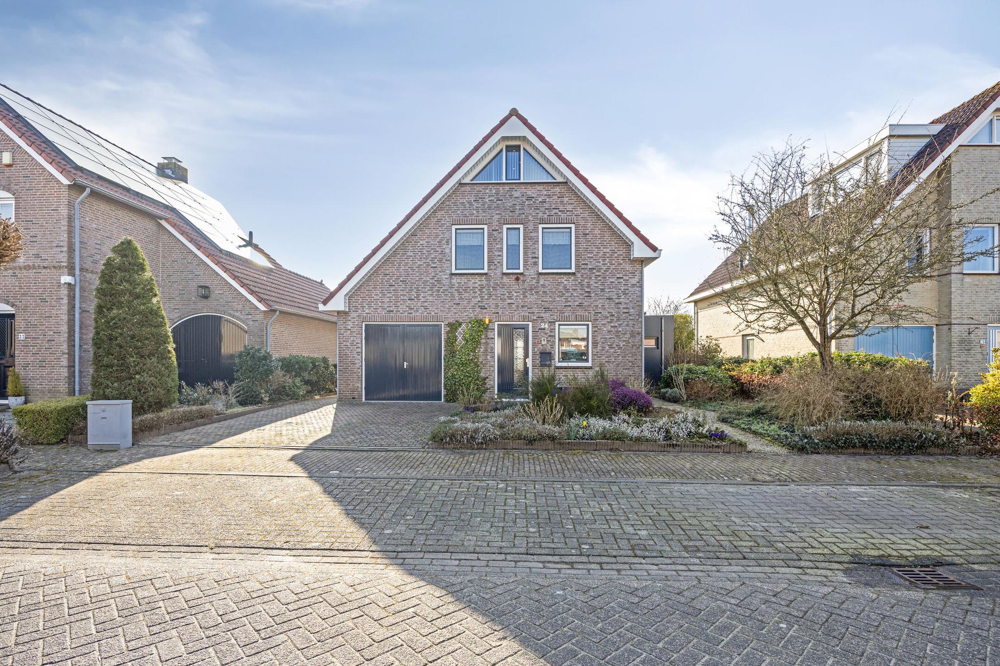 Pastoor Ermenstraat 24